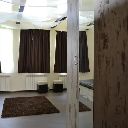 Paradise Hotel *