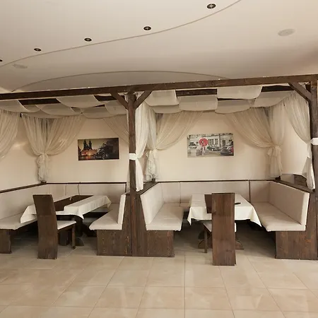 Paradise Hotel *